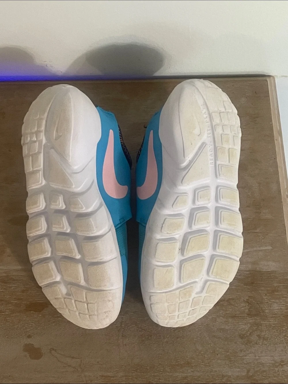 Nike bright turquoise
